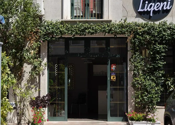 Hotel Liqeni Tirana
